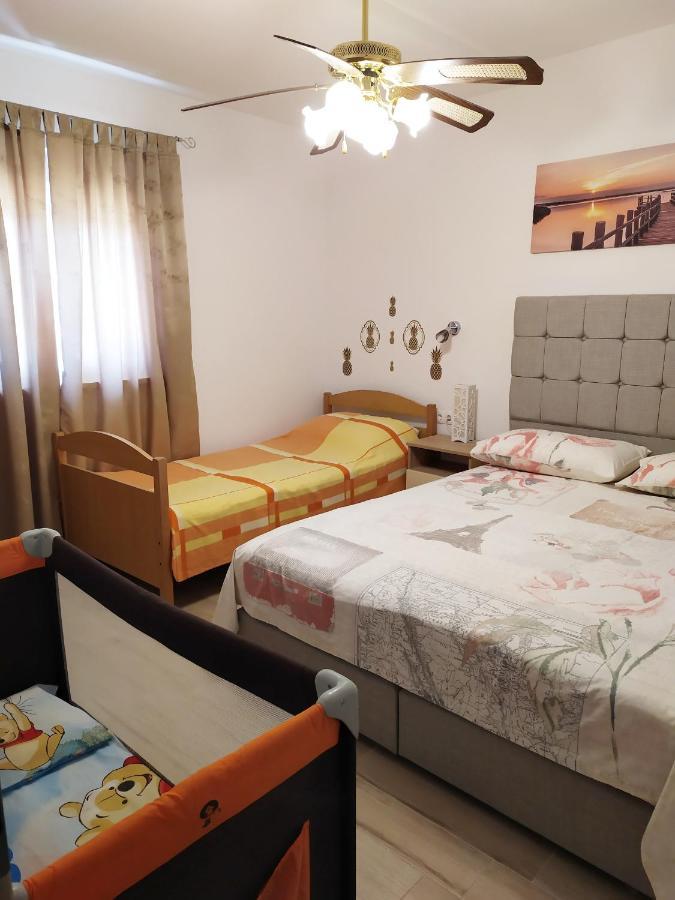 Apartmani Mira Нин Экстерьер фото
