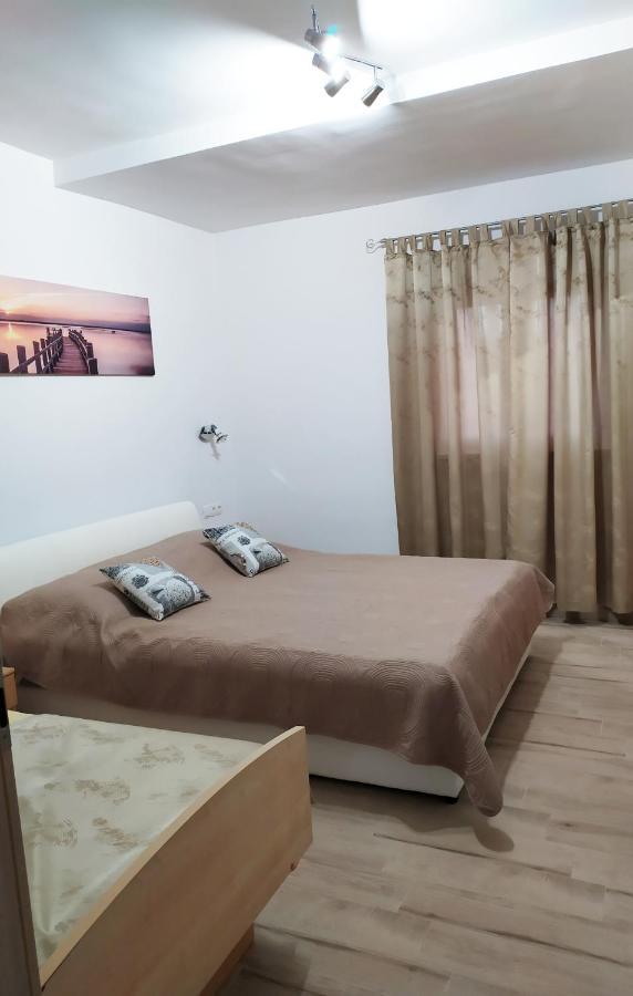 Apartmani Mira Нин Экстерьер фото