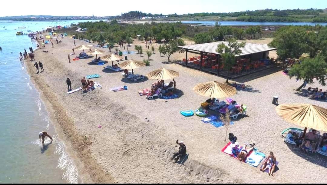 Apartmani Mira Нин Экстерьер фото