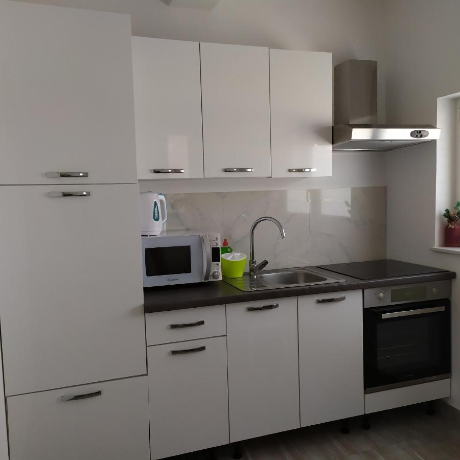 Apartmani Mira Нин Экстерьер фото