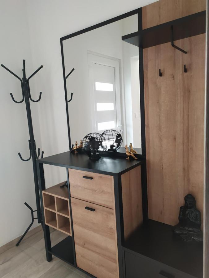 Apartmani Mira Нин Экстерьер фото